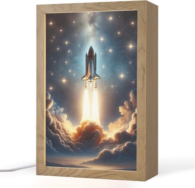 Nachtlampje 20x30 cm - Kinder lampje - Ruimtevaart - Raket - Space - Sterren - Tafellamp kinderkamer - Slaapkamer lamp - Bedlamp kinderen - Kinderlampje stopcontact - Wandlamp babykamer - Nachtlampjes
