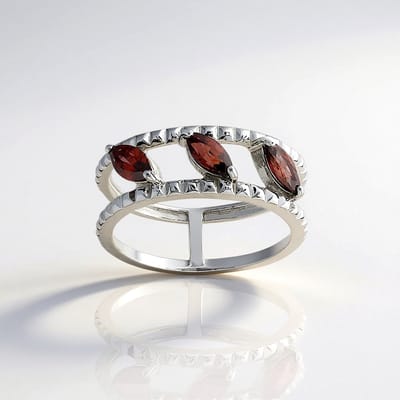 Cavill - Zilveren ring - 925 Sterling zilver geplatineerd - 3 roze Zirkonen Cambodja marquise slijpsel 1 131 ct - Elegante damesring