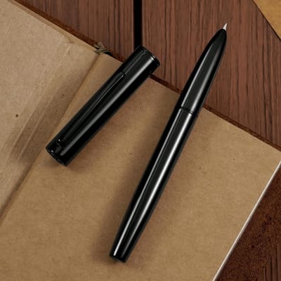 Fountain Pen met Fijne Nib, Glanzend Zwart en Retro Design, Inclusief Inktconverter voor Schrijven en Tekenen