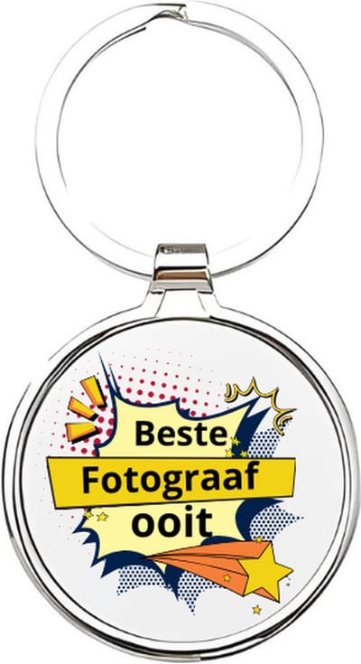 Akyol - beste fotograaf ooit Sleutelhanger - Fotograaf - de beste fotograaf - foto - fotonemer - momentopname - trouwfotograaf - cameraman - camera - fototoestel - dierenfotograaf - fotografie - portretfoto - plaatje - wegwerpcamera - 4 x 7,5 CM