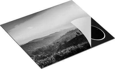 Chefcare Inductie Beschermer Zonsondergang op een Thee Plantage - Zwart Wit - 60x50 cm - Afdekplaat Inductie - Kookplaat Beschermer - Inductie Mat