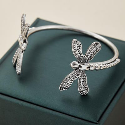 Retro Klassiek Creatief Zwaardvormig Armbanden voor Mannen en Vrouwen Mode Persoonlijkheid Exquisit Open Armbanden Feest Sieraden Cadeaus gray