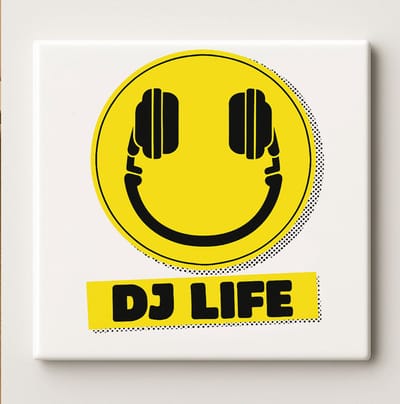 DJ Life Muziek Tegel 15x15cm – Stoere DJ Wanddecoratie, Trendy Cadeau voor Muziekliefhebbers, Perfect Decor voor Studio of Feestkamer