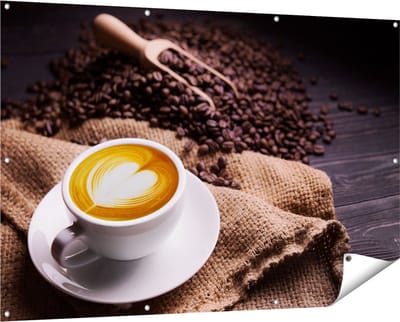 Gards Tuinposter Kopje Koffie in een Hartje met Koffiebonen - 150x100 cm - Tuindoek - Tuindecoratie - Wanddecoratie buiten - Tuinschilderij