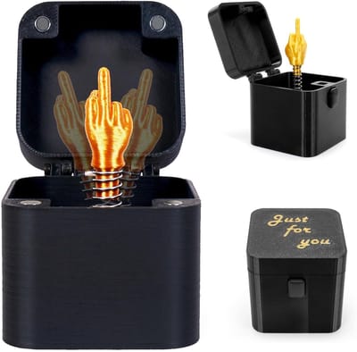 Ynkkvre - Geschenkdoos - Prank - Verrassingsdoos - Middelvinger Grapdoos - Automatisch Pop-up Speelgoed - 5x5x5 cm Herbruikbaar - Voor Volwassenen - Feestartikel en IJsbreker - Zwart