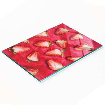 Glazen serveerplank met afbeelding van gesneden aardbeien, 80x52 cm