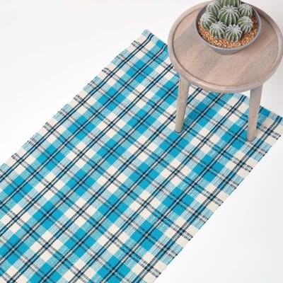 Homescapes Irvine handgeweven blauw geruit vloerkleed van 100% katoen, 66 x 200 cm