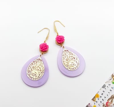 Jeannette-Creatief® - Resin - Oorbellen Resin Filigraan Lila Fuchsia Gold - Oorbellen - Oorbellen met Roosjes - Druppel Oorbellen - Kostuumsieraden - Statement Oorbellen - Filigraan Oorbellen - Eclectisch - Spanish Collection - Valentijn