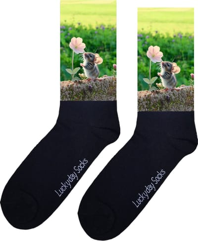 Veldmuis - Opkikker - Grappige sokken - Valentijn cadeau - Verjaardag cadeau - Sint cadeau - Leuke sokken - Bloem - Leuk cadeau - Vrolijke sokken - Cadeautje - Grappig cadeau - Kerstsokken - Vaderdag - Moederdag - Socks maken Happy - 37-44