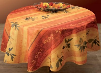 Tafelkleed anti-vlek - Decoratief laken - Tafel beschermen - Ovaal bloemenpatroon - 240 cm - Rood