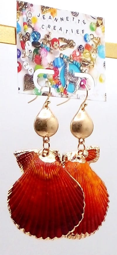 Jeannette-Creatief® - Beach - Schelp Rood Oranje Goud - Dames Oorbellen - Rode Oorbellen - Oranje Oorbellen - Oorbellen - Oorhangers - Oorbellen Dames - Oorbellen met Schelpen - Sieraden - Rode Sieraden - Valentijn - Mermaidcore