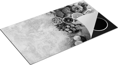 Chefcare Inductie Beschermer Groentes met Vis op Grijze Marmer - Zwart Wit - 90x50 cm - Afdekplaat Inductie - Kookplaat Beschermer - Inductie Mat