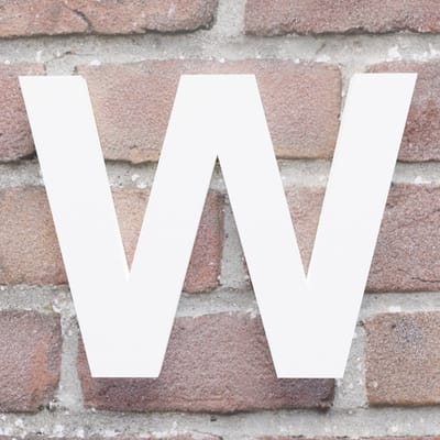 Huisnummer Arial W wit - Maat: Klein (10 cm) - blinde bevestiging - Huisnummerbord