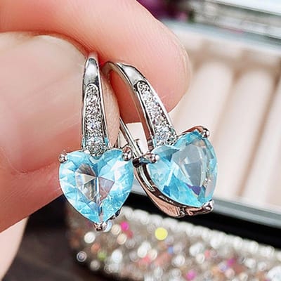 Boucles d'oreilles Cœur Bleu Zirconium Cubique Huitan pour Femmes Simples et Élégantes Accessoires de Mariage Couleur Argent Mode Bijoux d'Oreilles Polyvalents Cadeau gray