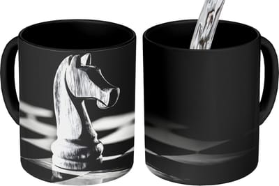 Magische Mok - Foto op Warmte Mokken - Koffiemok - Paard - Hout - Schaalbord - Zwart - Magic Mok - Beker - 350 ML - Theemok