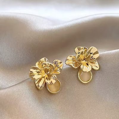 Oorbellen Set - Kleur: Goud - Luxe Oorbellen - Hoge Kwaliteit - RVS / Roestvrijstaal / Stainless Steel - Oorhangers / Oorknopjes - Inclusief Luxe Cadeauverpakking - Moeder / Moederdag - Vrouwen - Bloemen / Feest / Party - Luxury Earrings