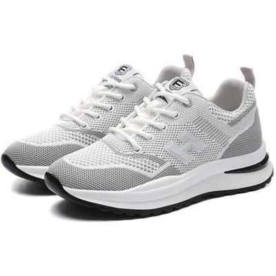 Nieuwe Casual Sneaker Dames Lente en Zomer Vliegbrei Mesh Oppervlak Ademende Hardloopschoenen Mode Kokosschoenen 40 white