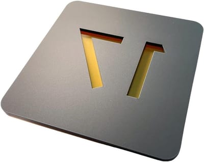 Huisnummer Bord - Deur Plaquette - Huis Identificatie - Op Maat Gemaakt - 12cm x 12cm - Mat Grijs Goud