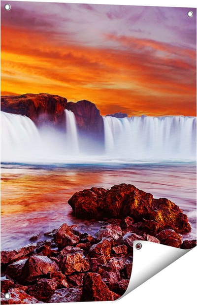 Gards Tuinposter Waterval bij een Oranje Hemel - 60x80 cm - Tuindoek - Tuindecoratie - Wanddecoratie buiten - Tuinschilderij