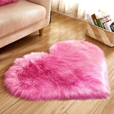 Qelus Felroze Modern Hartvormig Vloerkleed met Lange Pluizen - Wasbaar - Hoogpolig Vloerkleed - Zacht fluffy Decoratie - Voor Stoel, Bank of Bed - 30x40 cm
