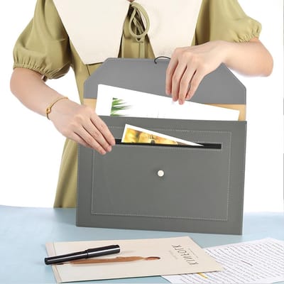 Uitbreidbare Bestandenmap van PU Leer - Documenthouder met 2 Vakken en Elastische Sluiting voor A4 Papier - Perfecte Organizer voor Kantoor en Thuisgebruik (Grijs)