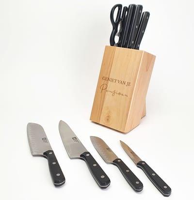 Houten messenblok - PENSIOEN - Cadeau pensioen - Geniet van je pensioen - Cadeau met pensioen - Geschenk pensioen - Gepersonaliseerd cadeau - Gegraveerde messenblok