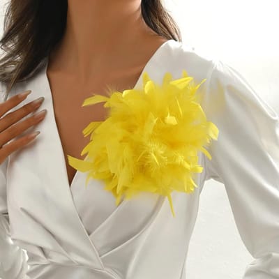 Luxe 20CM Kleurrijke Kunstveer Broche voor Dames Franse Retro Stijl Bruiloft Feest Banket Speld Sieraden Cadeau geel