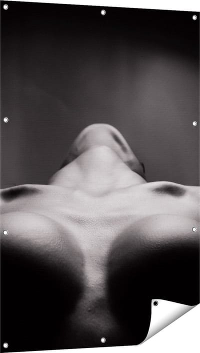 Gards Tuinposter Vrouwen Borsten - Erotiek - Zwart Wit - 80x120 cm - Tuindoek - Tuindecoratie - Wanddecoratie buiten - Tuinschilderij