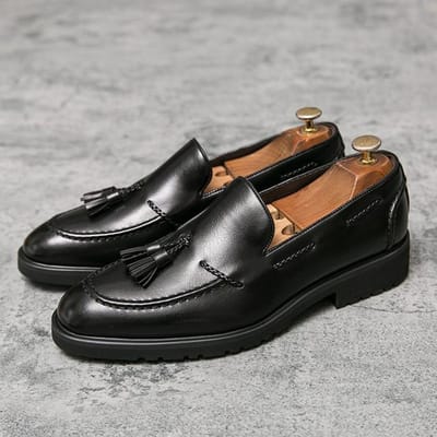 Zakelijke Loafers Schoenen Heren Kantoor Bruiloft Designer Rijschoeisel Slip On Bootschoenen Voor Mannelijk Casual Kwastje Vintage Mocassins 40 zwart