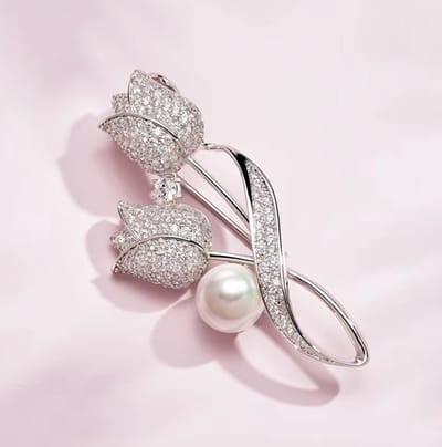 Actie4you® - Broche Zilverkleurig – Broche - Elegant - Bruiloft - Roestvijstaal - Dames Sieraden – Tulp – Tulp met Parel