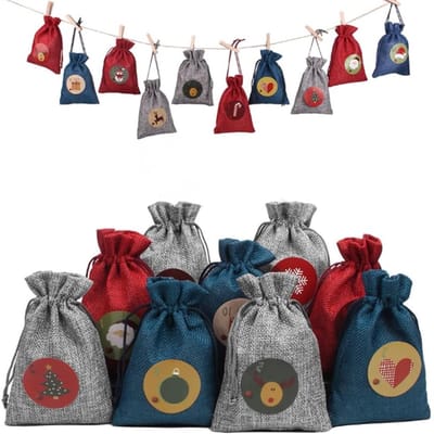 24 Stuks Kerst Burlap Cadeauzakken met Touw, Labels en Houten Clips - Herbruikbare Verpakkingen voor Feestdagen en Cadeaus