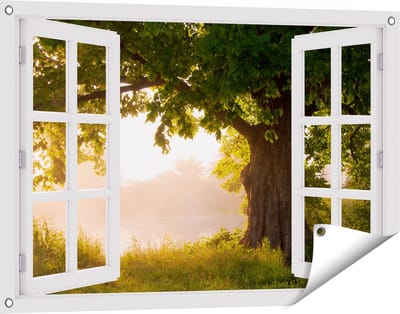 Gards Tuinposter Doorkijk Eikenboom aan het Water met Volle Bladeren - 90x60 cm - Tuindoek - Tuindecoratie - Wanddecoratie buiten - Tuinschilderij