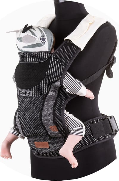 Chipolino Bobby Ergonomische Draagzak Met Capuchon Fly Ebony