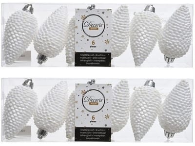 Decoris Kersthangers dennenappels - 12x st - wit - glitter - 8 cm - kunststof - kerstversiering