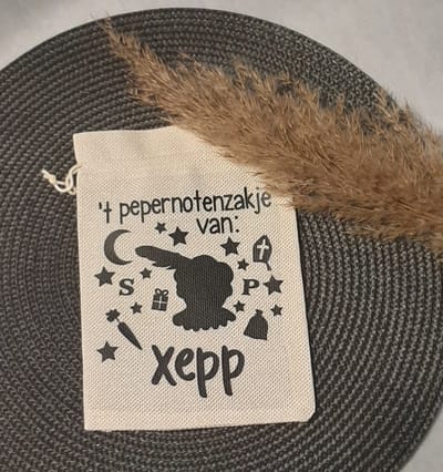 Mint11 - Pepernotenzakje met naam - Jute - Sinterklaas - Decoratie - Zwart - Pieten - bewaarzakje snoepgoed