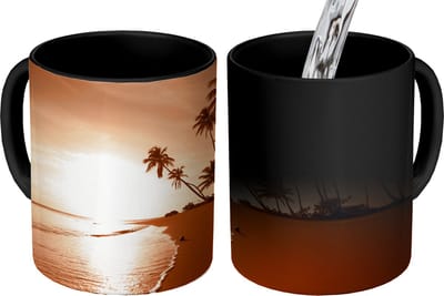 Magische Mok - Foto op Warmte Mokken - Koffiemok - Zonsondergang - Tropisch - Palmboom - Strand - Zee - Magic Mok - Beker - 350 ML - Theemok