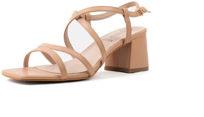 Verstelbare sandalen met brede neus en hak, model H - Zoe