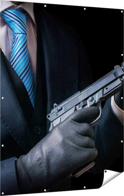 Gards Tuinposter Maffia Man met een Pistool in Handen - 120x160 cm - Tuindoek - Tuindecoratie - Wanddecoratie buiten - Tuinschilderij