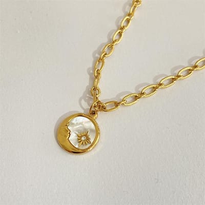 Collier Vintage avec pendentifs soleil et lune, coquille blanche, pièce ronde, chaîne en acier inoxydable, Bijoux pour femmes, cadeau B beige