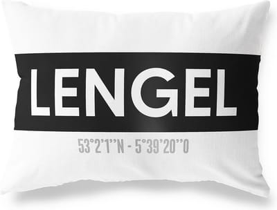 Tuinkussen LENGEL - GELDERLAND met coördinaten - Buitenkussen - Bootkussen - Weerbestendig - Jouw Plaats - Studio216 - Modern - Zwart-Wit - 50x30cm