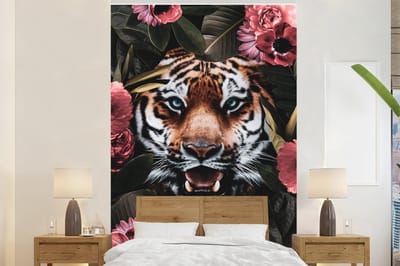 Behang - Fotobehang Roze - Tijger - Planten - Breedte 145 cm x hoogte 220 cm