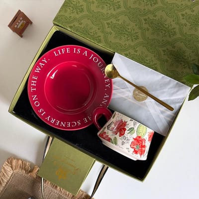 Rode Pioen Keramische Koffiekop Schotel Middag Camelia Theekop Franse Retro Stijl Middeleeuwse Mok High-end Gevoel 260Ml