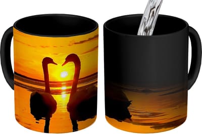 Magische Mok - Foto op Warmte Mokken - Koffiemok - Zwanen - Zonsondergang - vogel - Oranje - Water - Magic Mok - Beker - 350 ML - Theemok