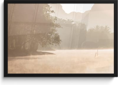 Poster in lijst - Fotolijst 60x40 cm - Posters - Landschap - Bos - Water - Mist - Beige - Posterlijst zwart - Wanddecoratie badkamer - Muurdecoratie WC - Decoratieve accessoires - Toilet muur decoratie