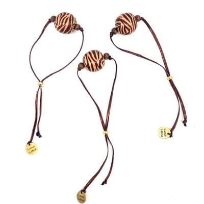 Luna-Leena duurzame armband luipaard - bruin - L26cm - gerecycled - houten kralen van bestaande armbanden uit Nepal - one size 14+ - handgemaakt in Nepal - bracelet brown - trendy - feestje - leopard look - accessoires - cadeau - sieraad