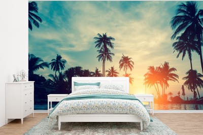 Behang - Fotobehang Zee - Zonsondergang - Palmboom - Wolken - Breedte 320 cm x hoogte 240 cm