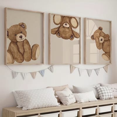Teddybeer Posters - 3 Stuks - Formaat: 30 x 40 CM - Beertje / Teddy - Exclusief Lijst - Poster Set - Slaapkamer / Babykamer Versiering - Decoratie - Wanddecoratie - Muurdecoratie - Wandposter - Hoge Kwaliteit - Drieluik - Babyroom / Bedroom