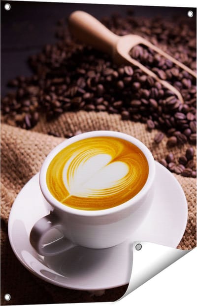 Gards Tuinposter Kopje Koffie in een Hartje met Koffiebonen - 60x80 cm - Tuindoek - Tuindecoratie - Wanddecoratie buiten - Tuinschilderij