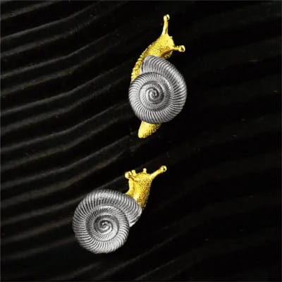 Lats Gouden Koperkleurige Slak Studs Oorbellen Voor Vrouwen Mannen Fijne Oorversieringen Opvallende Oorring Mode Sieraden