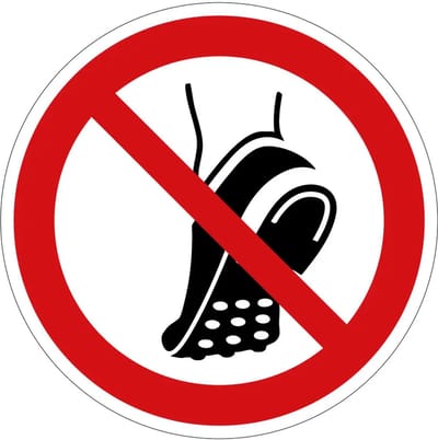 Voetbalschoenen verboden verbodsbord - P035 | gecoat dibond materiaal | 10 cm